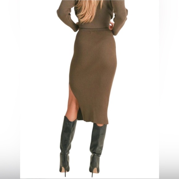 Sage The Label Kalli Green Sweater Midi Skirt with Side Slit Size M - Picture 2 of 7